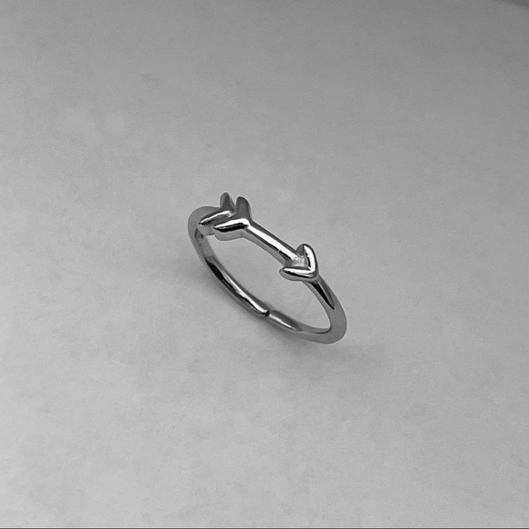 Sterling silver arrow toe ring, silver arrow toe ring, dainty arrow ring, arrow - Picture 4 of 12